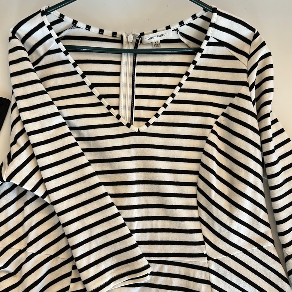 Honey punch 1X black and white striped dress!